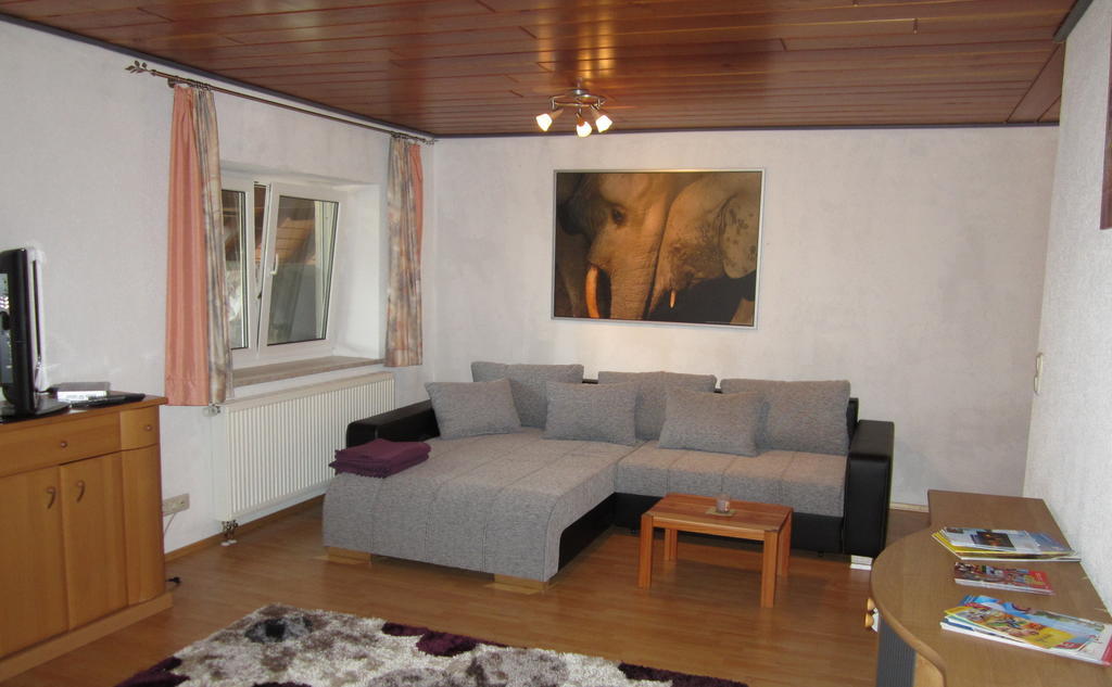 Obergessertshausen Ferienwohnung Sabine חדר תמונה