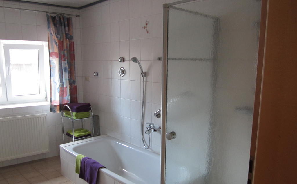 Obergessertshausen Ferienwohnung Sabine חדר תמונה